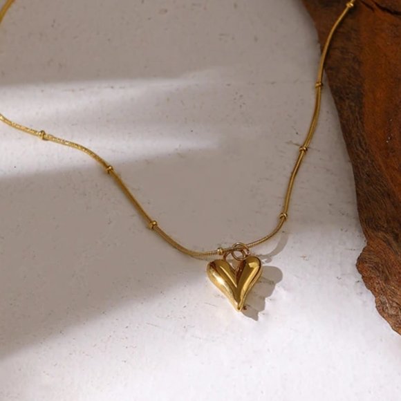 New 18K Gold Plated Heart Necklace a - Picture 1 of 5